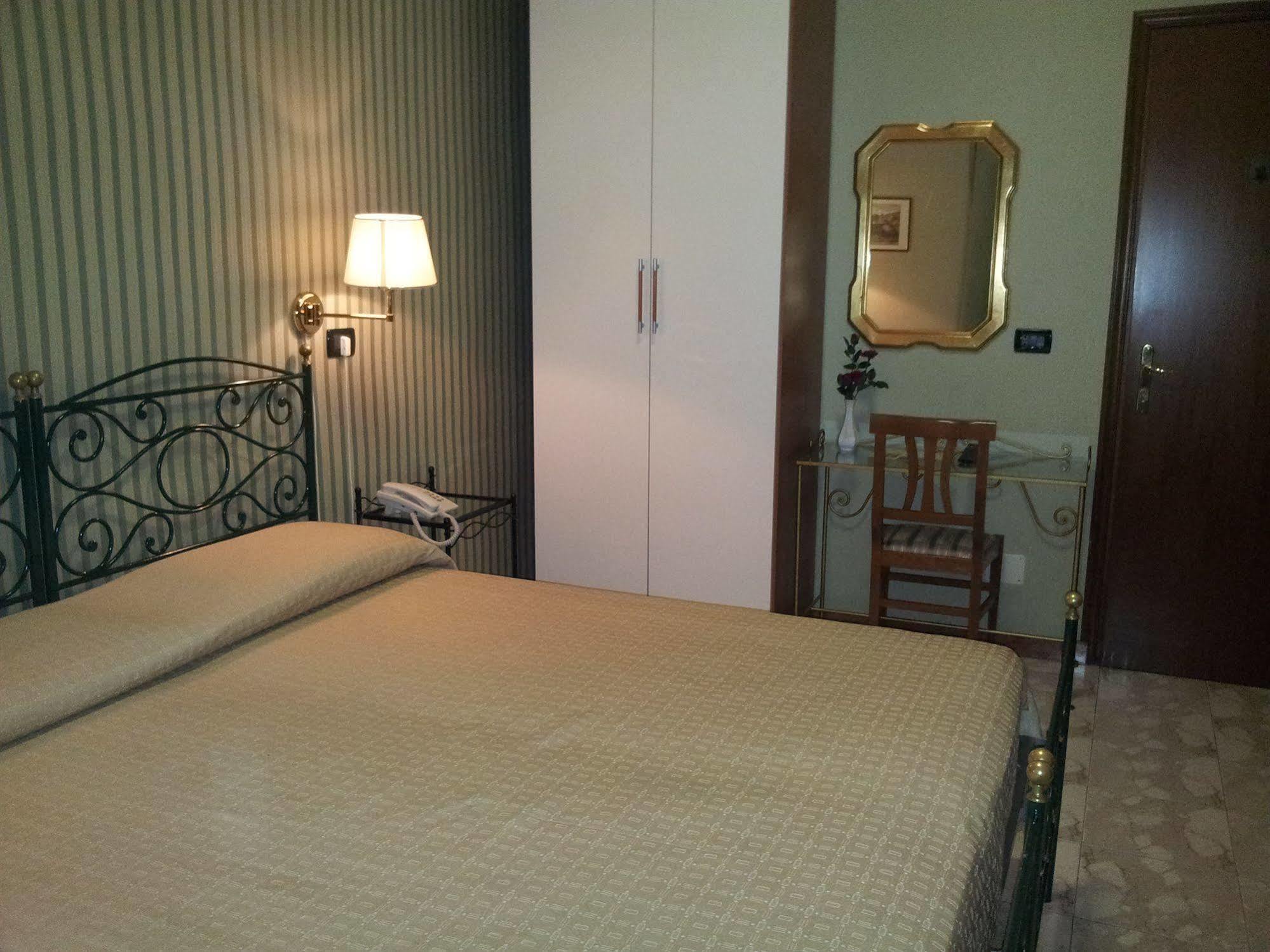טורינו Hotel Imperial מראה חיצוני תמונה