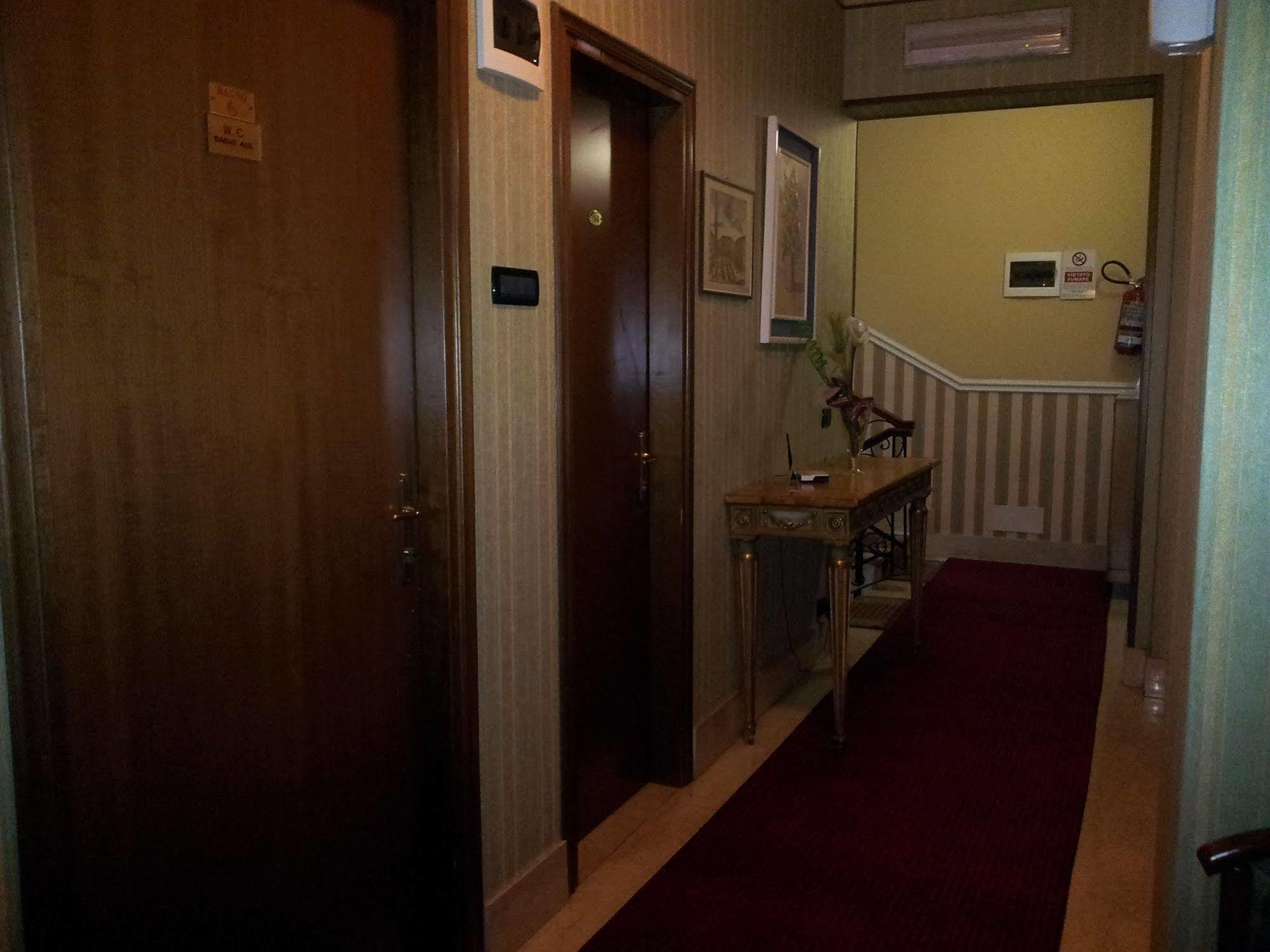טורינו Hotel Imperial מראה חיצוני תמונה