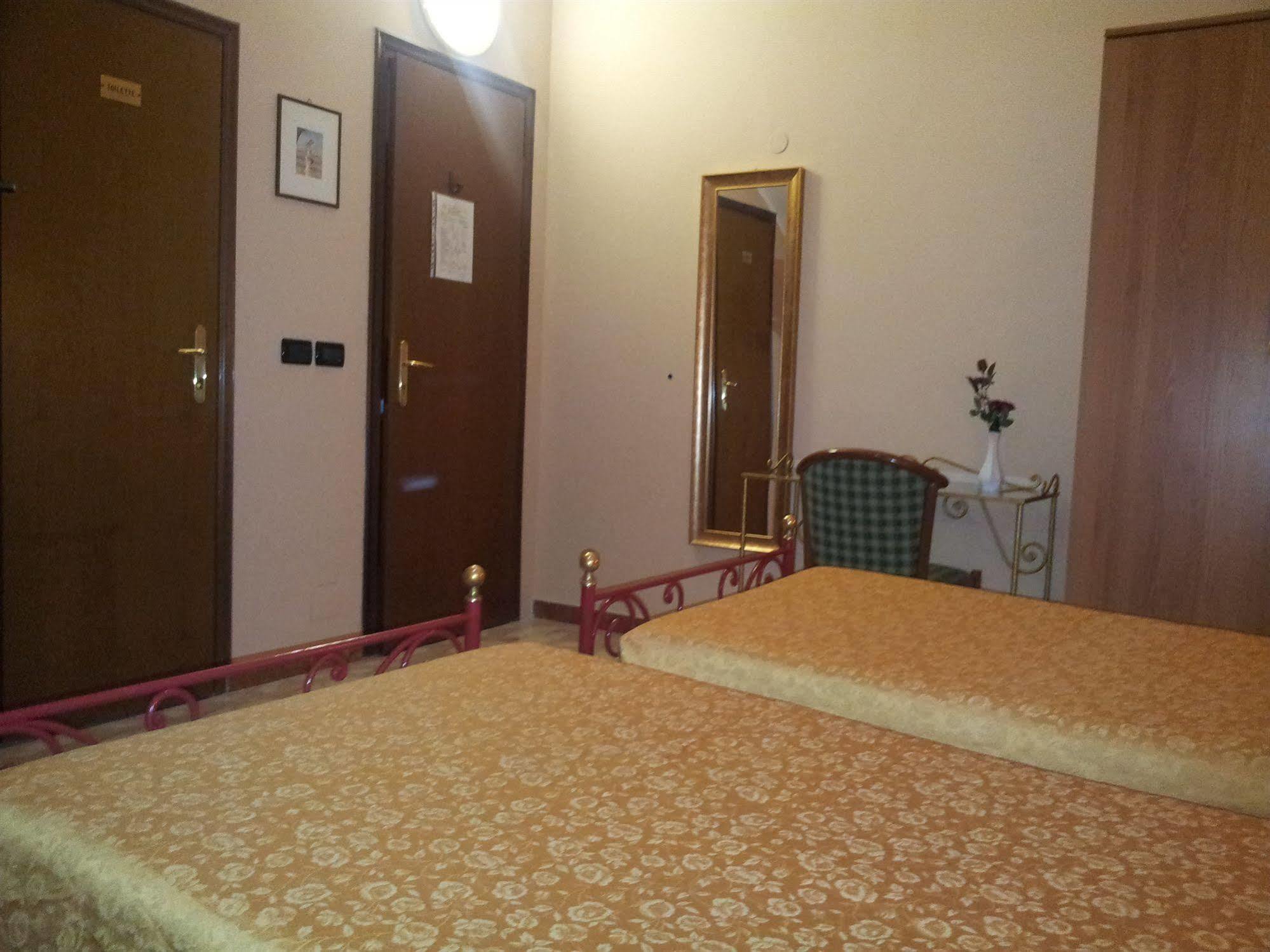 טורינו Hotel Imperial מראה חיצוני תמונה